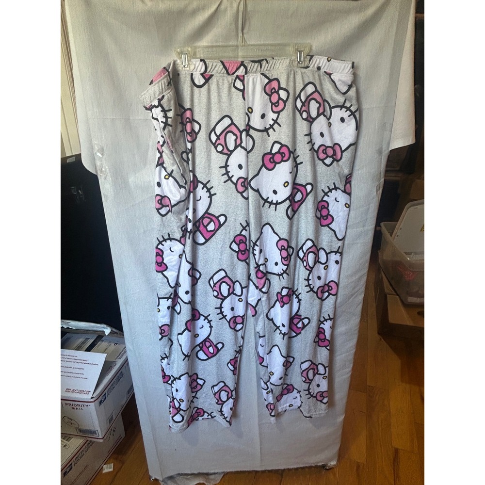 Hello Kitty Pajama Pants Women's 3X Gray Pink Sleep Lounge Pants Pockets - Picture 6 of 6